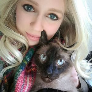 Meet your Posher, Leslie